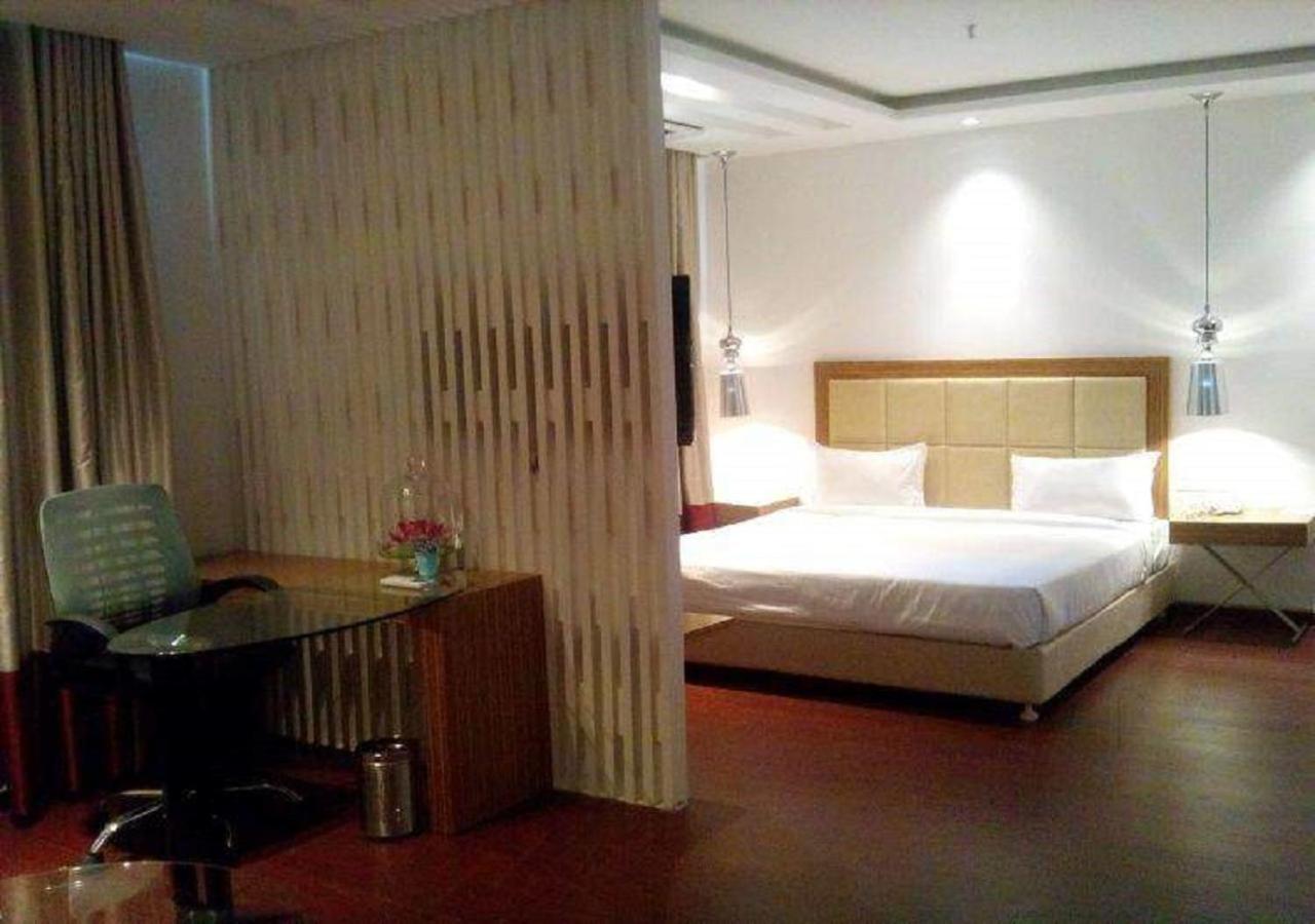 Hotel Amora - Rajnandgaon Raj Nandgaon Esterno foto