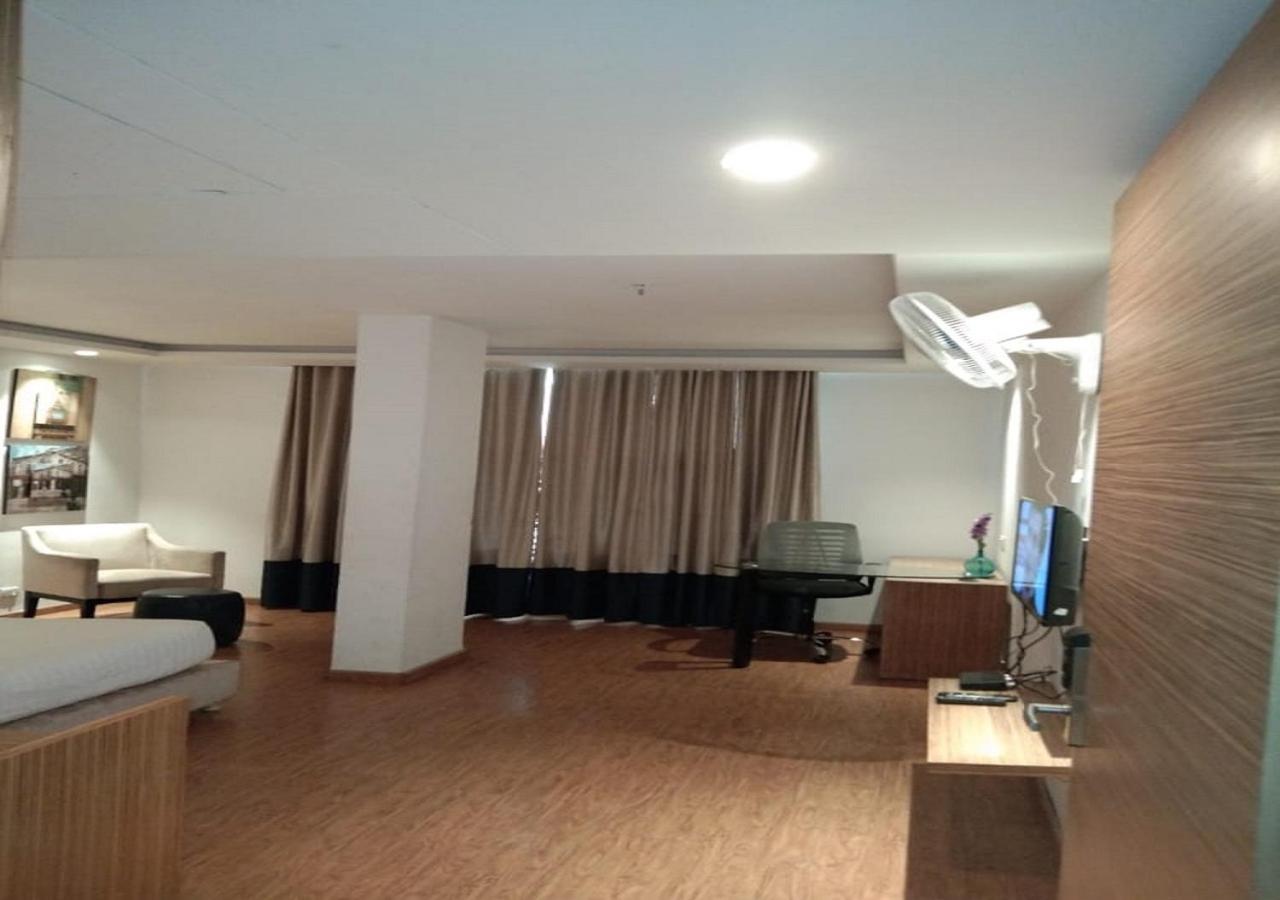 Hotel Amora - Rajnandgaon Raj Nandgaon Esterno foto