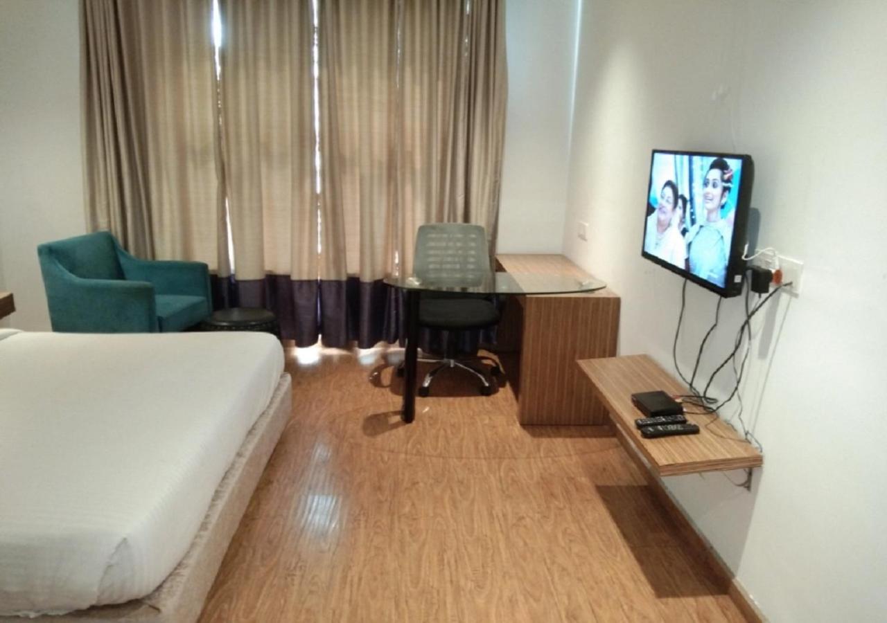 Hotel Amora - Rajnandgaon Raj Nandgaon Esterno foto
