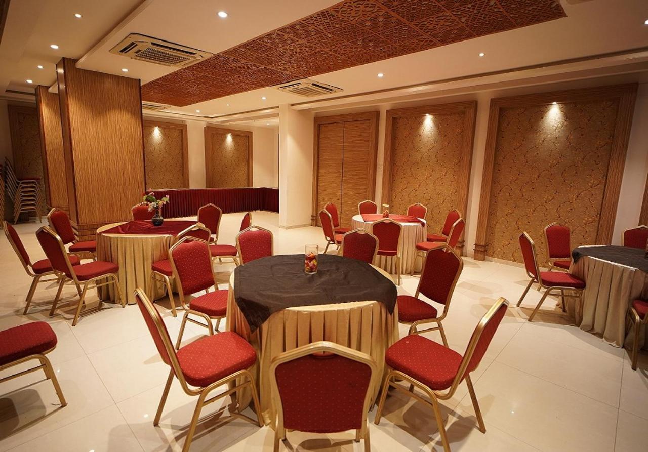 Hotel Amora - Rajnandgaon Raj Nandgaon Esterno foto