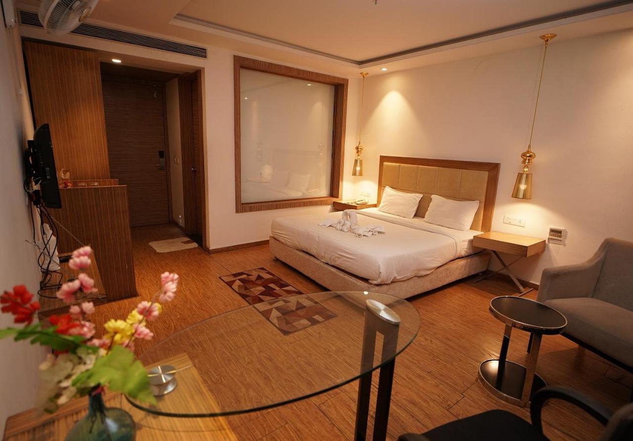 Hotel Amora - Rajnandgaon Raj Nandgaon Esterno foto